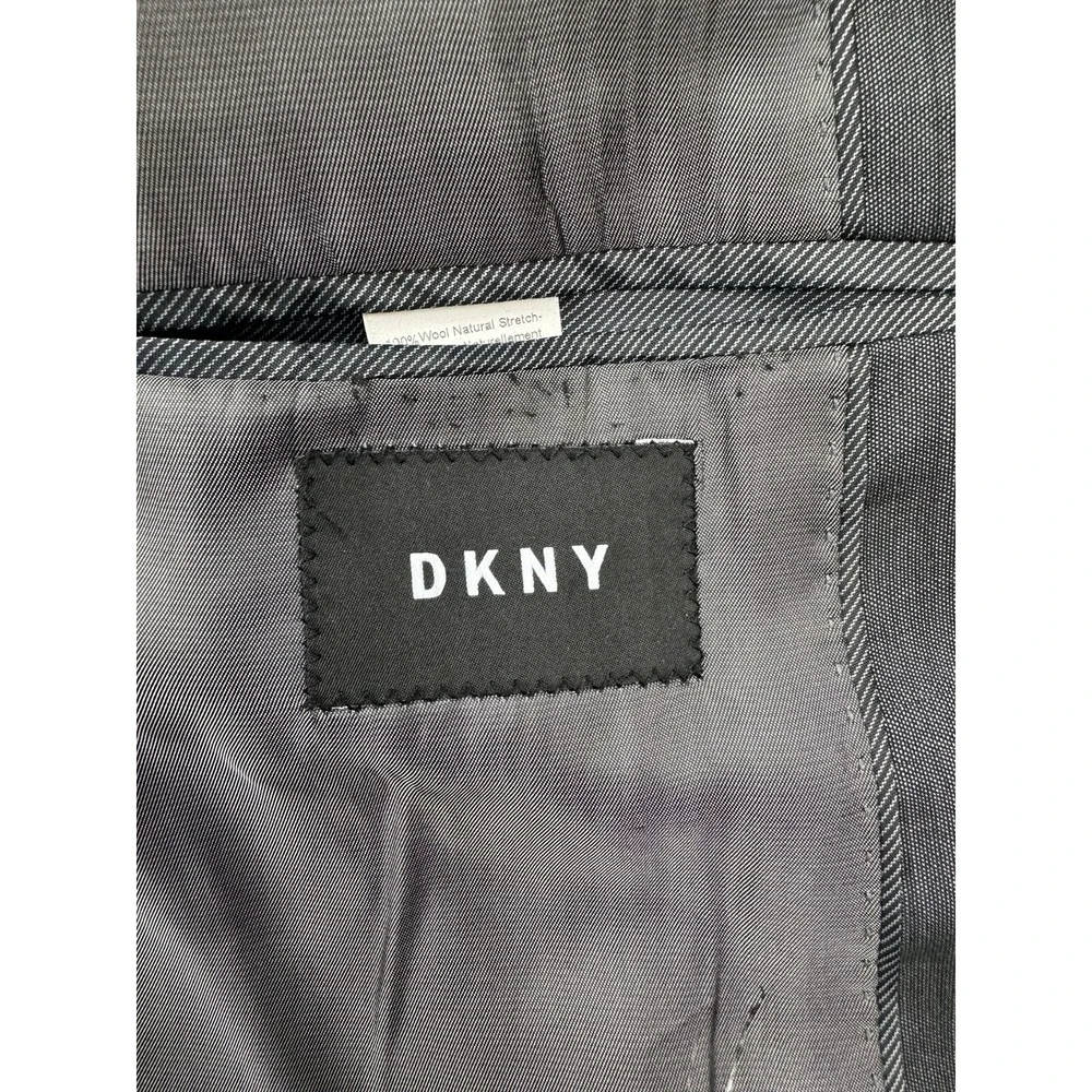 DKNY Men's Dark Charcoal 2 Button Suit Blazer Jacket Sport Coat Wool Reda Size ?